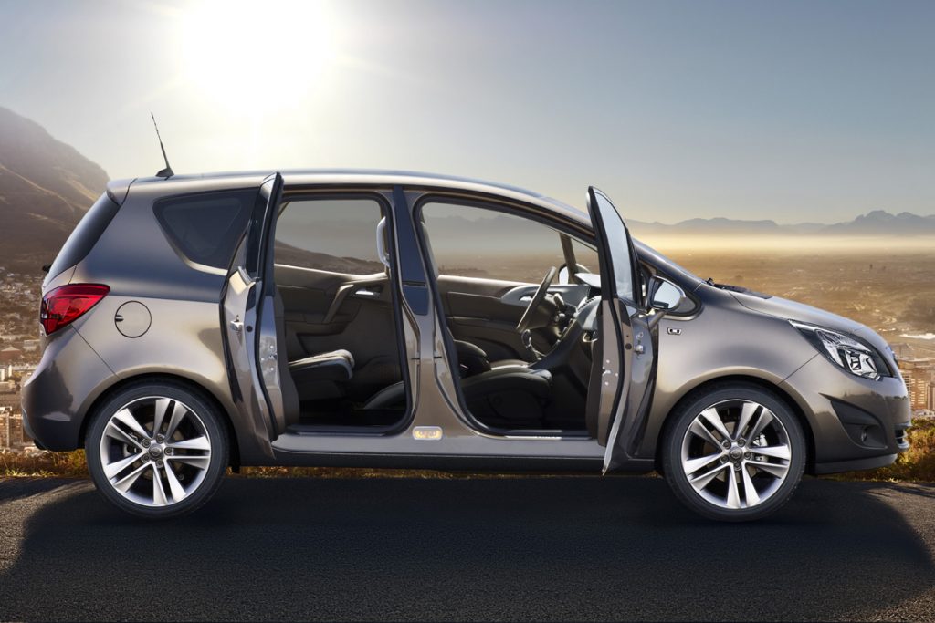 Opel Meriva monovolumen - puertas con apertura inversa